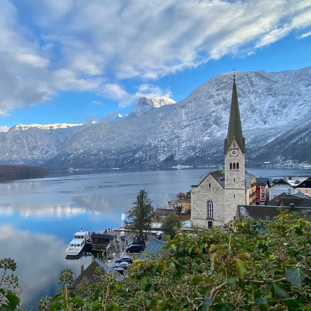 Hallstatt in winter on Lake Hallstatt in the Salzkammergut