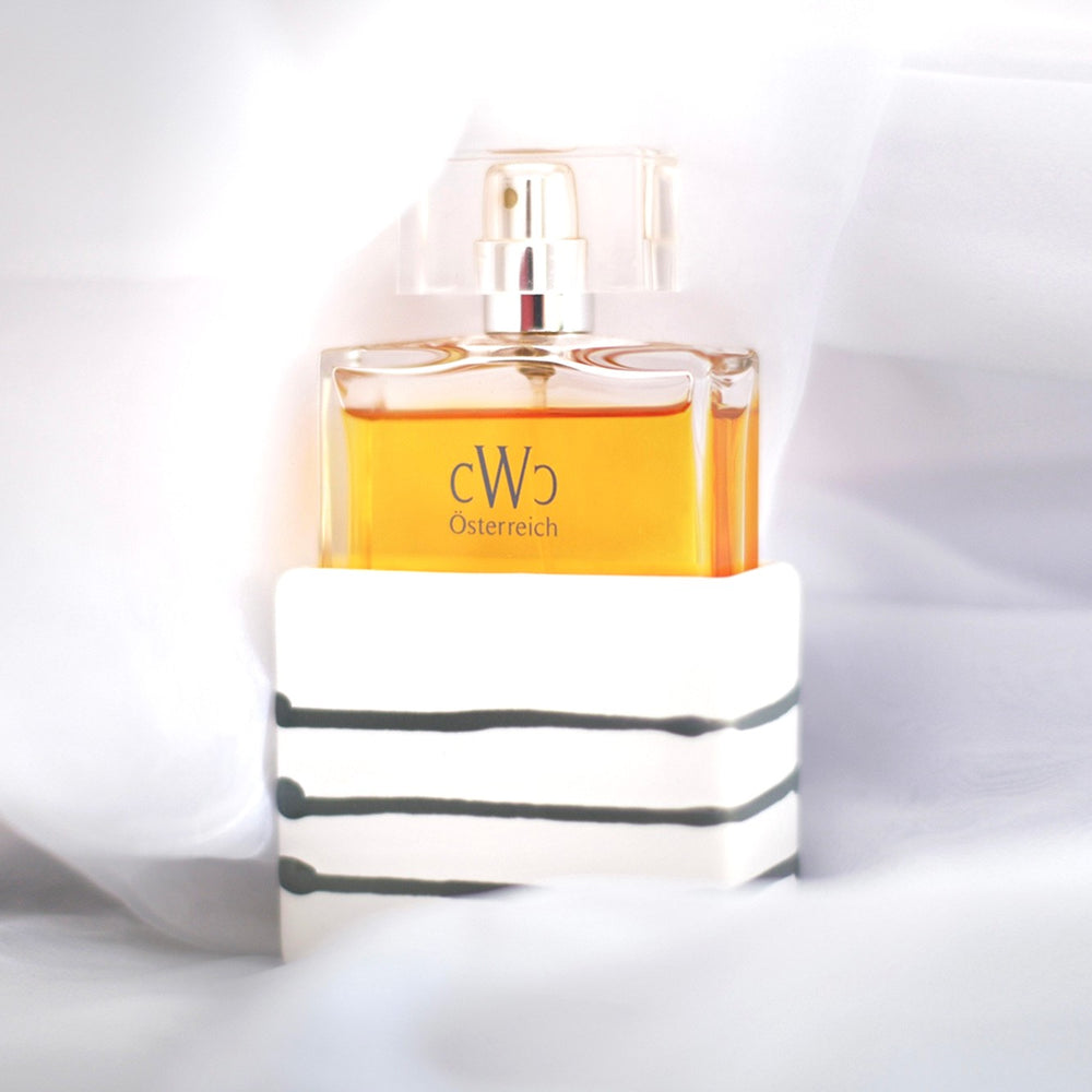 CWC GREYFLAME 75 ml in flamed GMUNDNER Keramik on white tulle