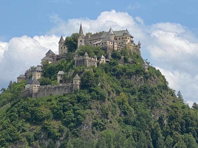Burg Hochosterwitz auf ihrem Felsen in Kärnten