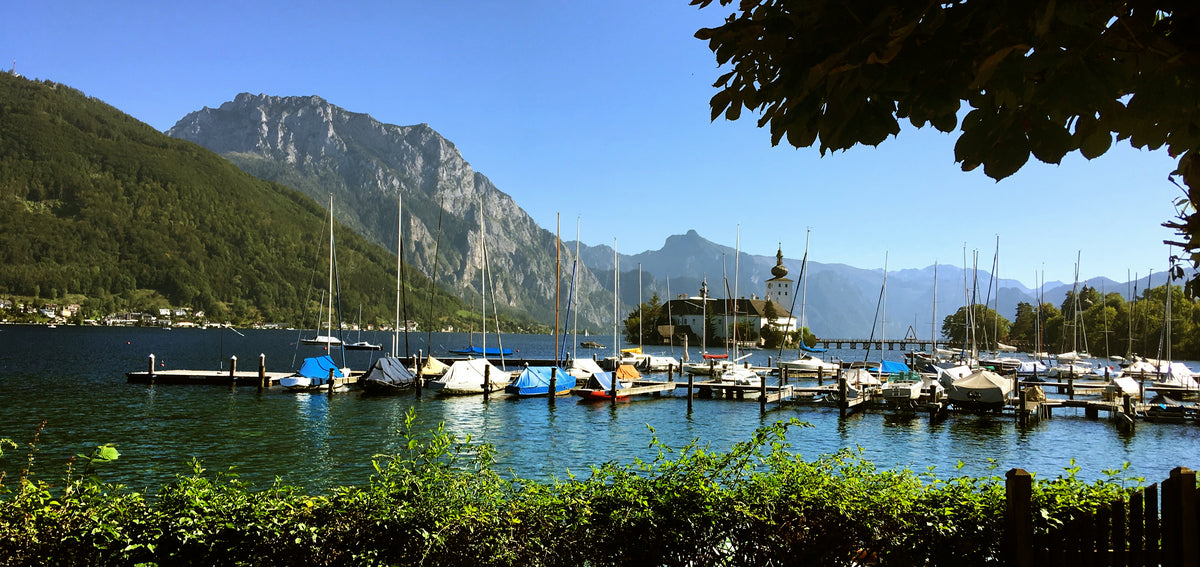 Schloss Ort in Gmunden am Traunsee, österreichische Kultur und Inspiration für CWC GRAUGEFLAMMT
