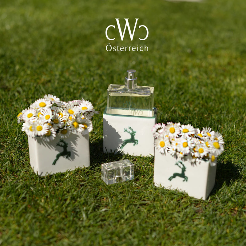CWC Eau de Parfum GRÜNER HIRSCH. Duft mit Mehrwert. Hier als kleine Blumenvase.