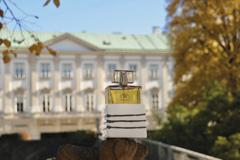 CWC GREYFLAME 75 ml in front of Mirabell Palace in Salzburg
